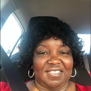 Meet your Posher, Lois